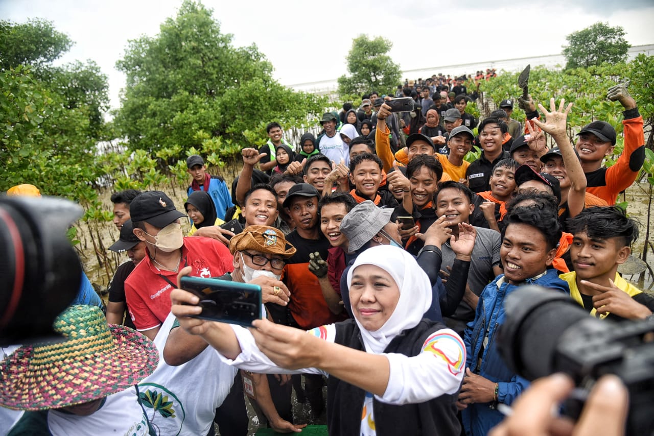 Gubernur Khofifah Ajak Remaja Siapkan Diri Menuju Indonesia Emas Sebagai Generasi Emas 2045