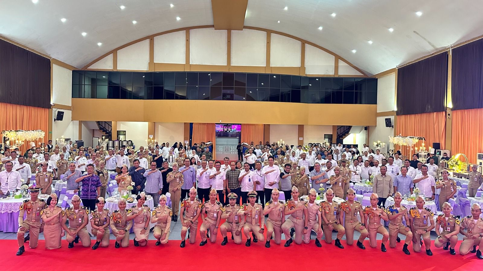 Kedatangan Menhub Budi Karya Sumadi ke Poltekbang Surabaya untuk bertemu para perwakilan taruna/taruni dari seluruh sekolah kedinasan Kemenhub se-Indonesia menjadi suatu kebanggaan tersendiri