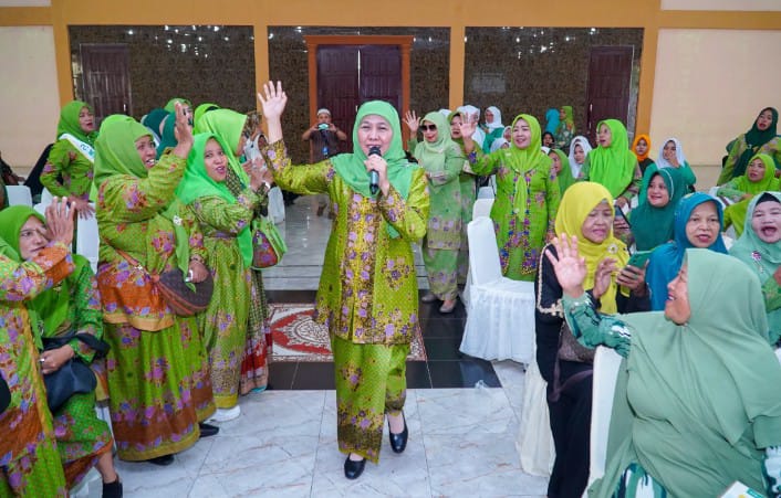 Di Pelantikan dan HBH Muslimat NU Sumut, Khofifah Ajak Rajut Kembali Persaudaraan Pasca Putusan MK Terkait Pilpres 2024