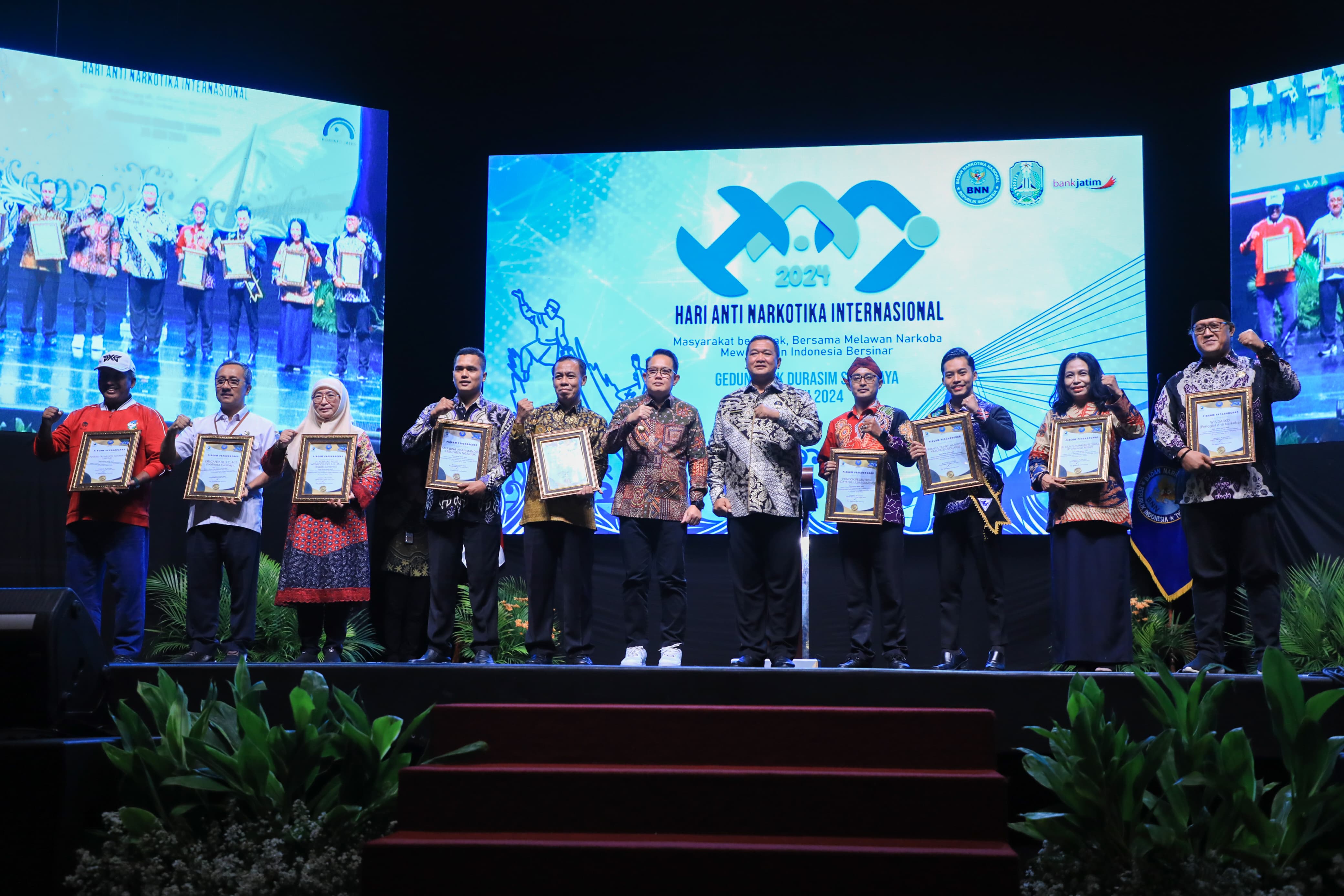 (Pj.) Gubernur Jawa Timur, Adhy Karyono, menghadiri peringatan Hari Anti Narkotika Internasional (HANI)  di Gedung Kesenian Cak Durasim, Surabaya pada Rabu (26/6)