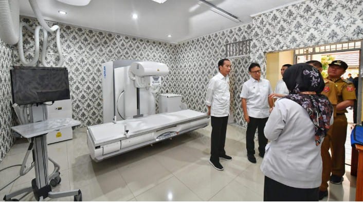Presiden Joko Widodo melakukan kunjungan ke Rumah Sakit Umum Daerah (RSUD) Alimuddin Umar di Kabupaten Lampung Barat, Provinsi Lampung,  Jumat, 12 Juli 2024. 