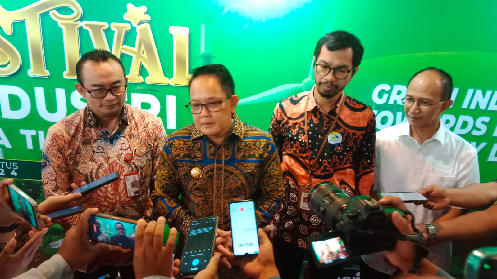 Pj Gubernur Jawa Timur, Adhy Karyono saat menghadiri Festival Industri Jawa Timur 2024 dengan tema “Green Industry: Key Towards East Java's Green Economy Development” di Surabaya, Kamis (22/8).