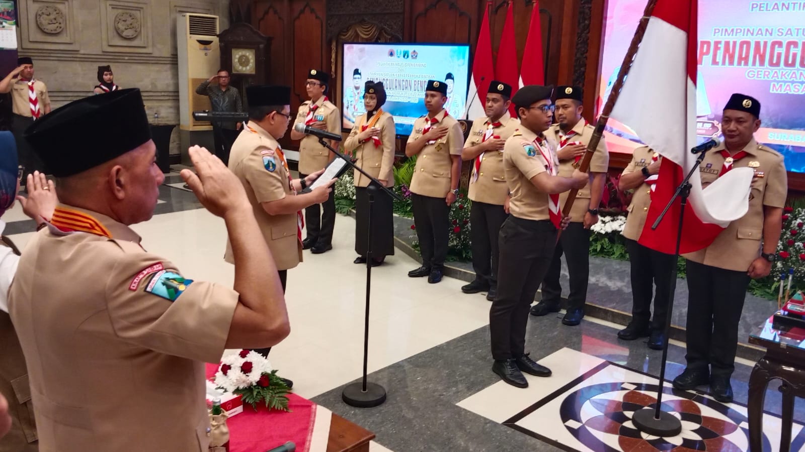 Penjabat (Pj.) Gubernur Jawa Timur, Adhy Karyono, melantik pengurus Majelis Pembimbing (MABI) dan pimpinan Satuan Karya (SAKA) Pramuka Rintisan Penanggulangan Bencana Jawa Timur masa bakti 2024-2025, Kamis (5/9) 