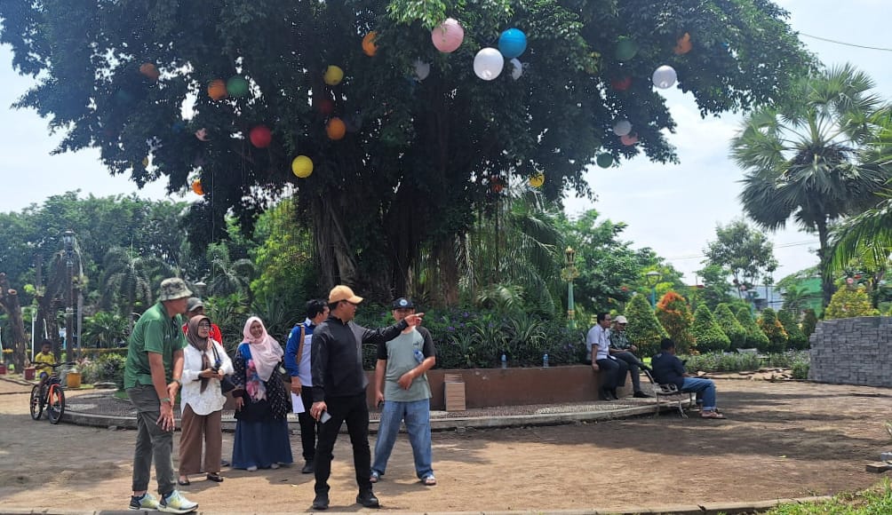 Penjabat (Pj) Bupati Pasuruan, Nurkholis saat melakukan inspeksi langsung ke lokasi proyek pada Minggu (11/1/2025) siang