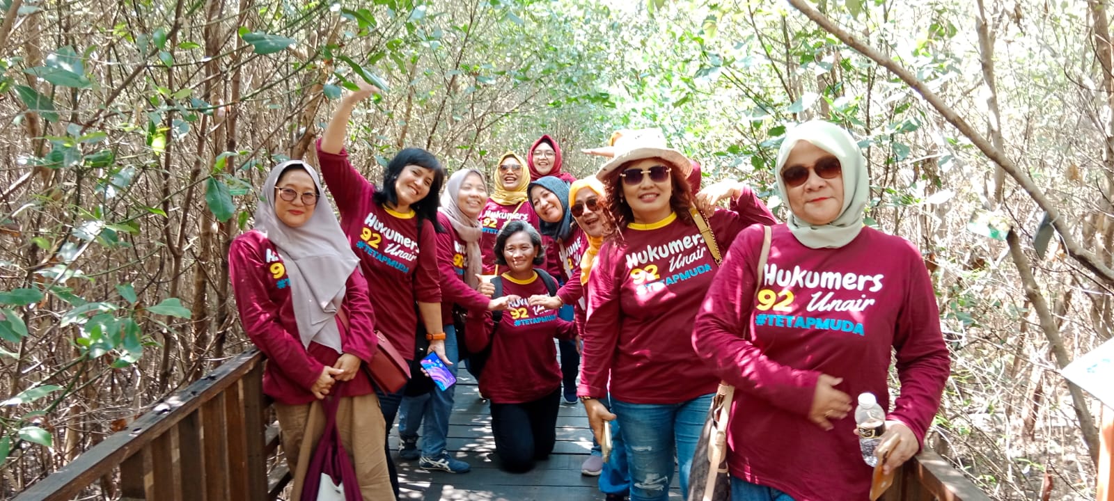 Kebun Raya Mangrove (KRM) telah disiapkan untuk memanjakan wisatawan lokal maupun luar daerah yang ingin menikmati suasana segar dan atraksi seru di destinasi hijau ini.