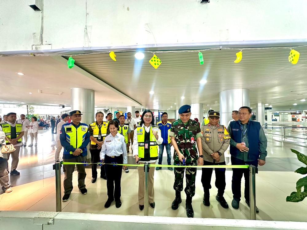 Posko ini dibentuk berdasarkan Instruksi Direktur Jenderal Perhubungan Udara Nomor: IR-DJPU 01 Tahun 2025 Tentang Penyelenggaraan Angkutan Udara Lebaran Tahun 2025 Masehi (1446 H). 