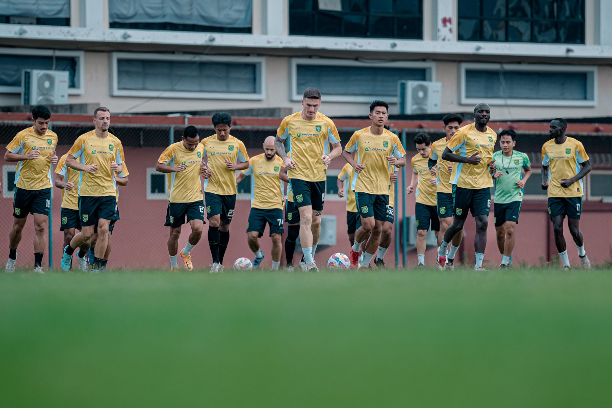 Punggawa Bajol Ijo melakukan sesi latihan di Lapangan Thor 