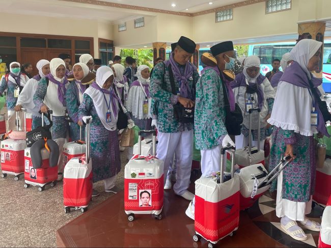 1.103 Calon Jemaah Haji Diberangkatkan via Bandara Pattimura