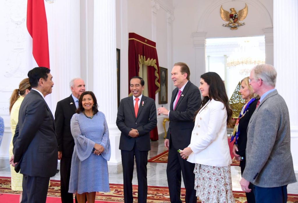 Presiden Joko Widodo menerima kunjungan delapan anggota kongres Amerika Serikat pada Rabu, 3 Mei 2023, di Istana Merdeka, Jakarta.