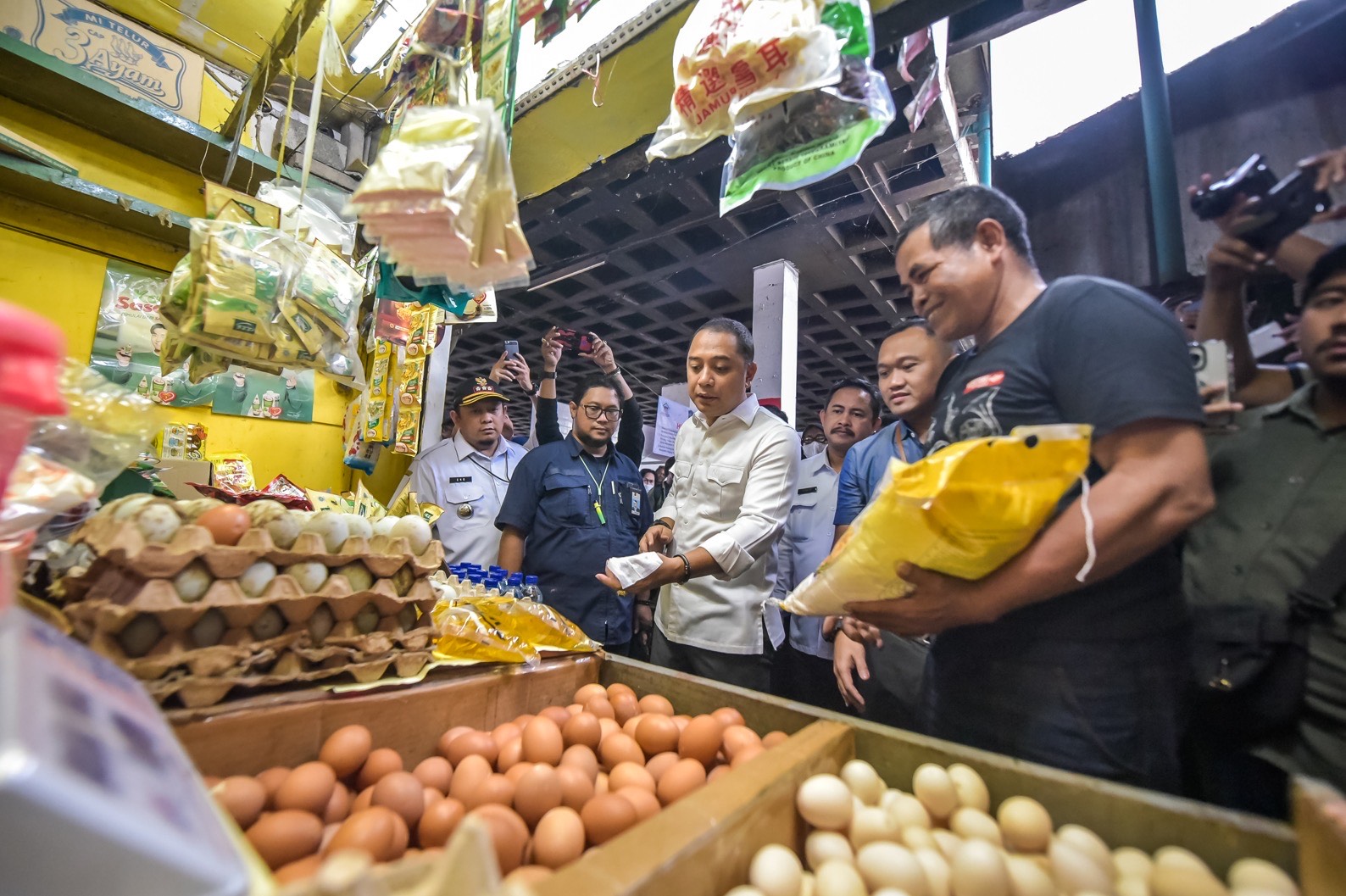 Pemkot Surabaya bersama Tim Pengendali Inflasi Daerah (TPID) Surabaya berkomitmen penuh dalam menjaga kestabilan harga kebutuhan pokok dan stok pangan jelang bulan Ramadhan.