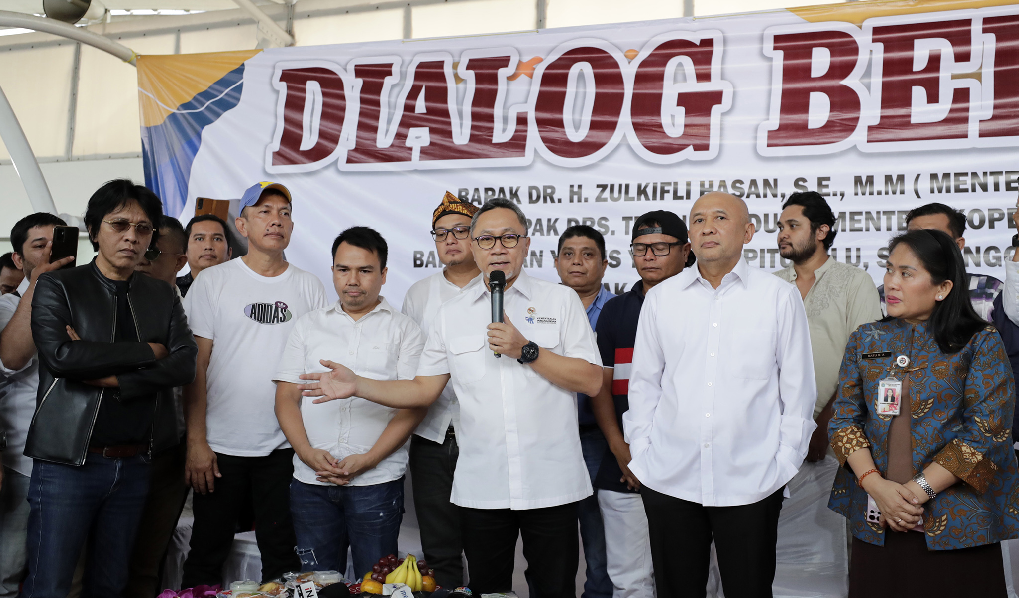 Mendag Zulkifli Hasan: Pemerintah Beri Kelonggaran Bagi Pedagang Kecil
