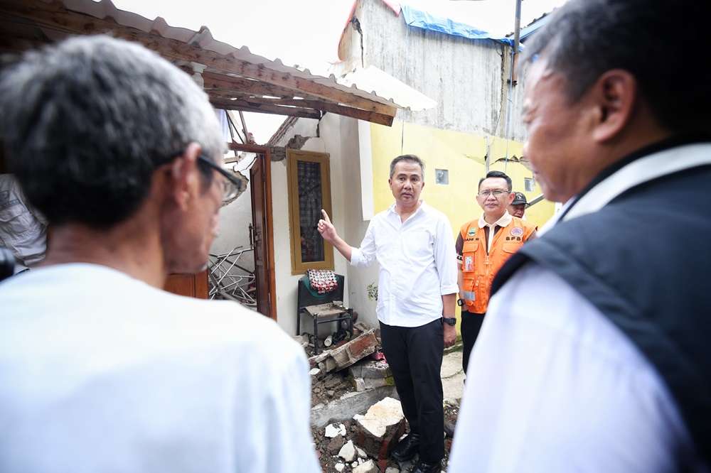 Penjabat (Pj.) Gubernur Jawa Barat Bey Machmudin meminta masyarakat untuk waspada mengantisipasi gempa bumi yang mengguncang sejumlah daerah di Jabar dalam beberapa hari terakhir