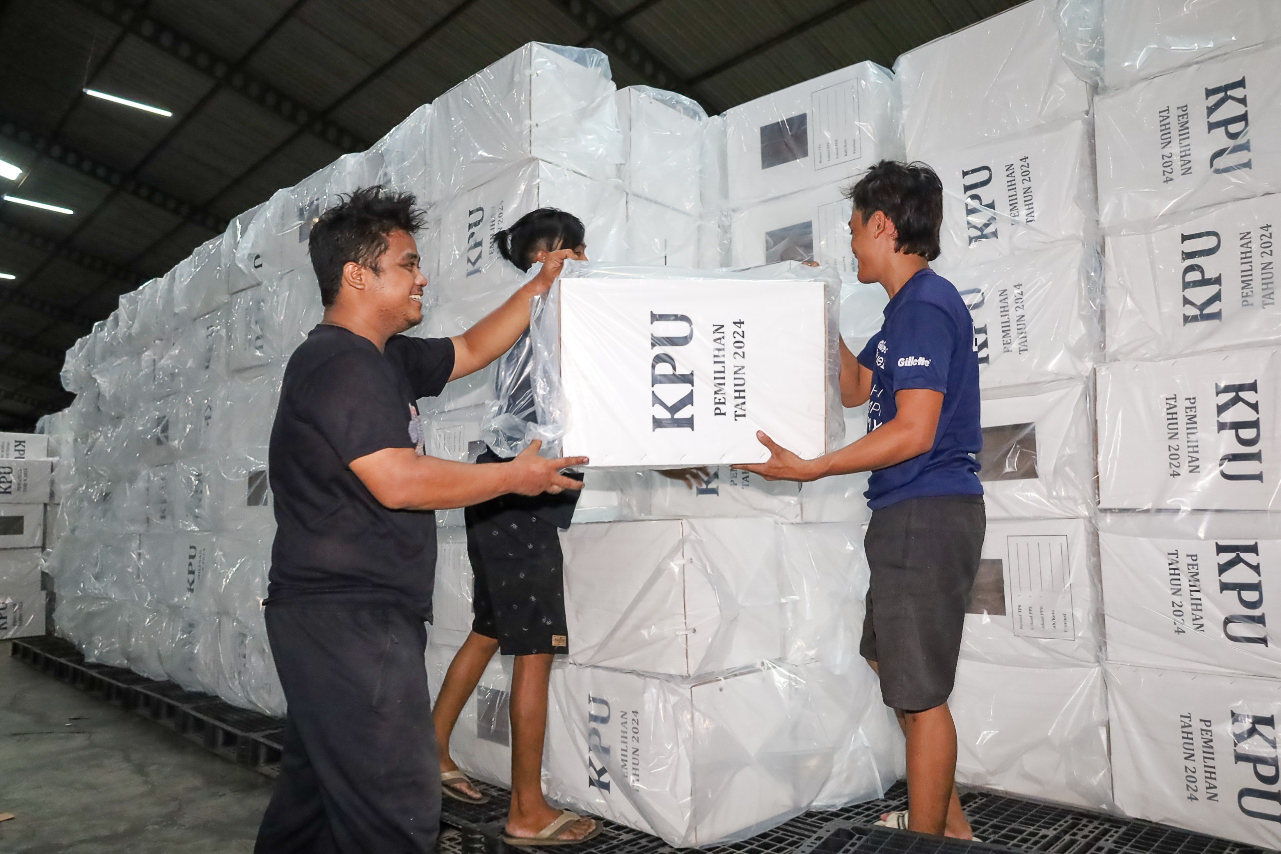 Pemerintah Kota Surabaya telah mempersiapkan segala kebutuhan untuk mendukung kelancaran Pilkada Serentak 2024 yang akan berlangsung pada 27 November mendatang.