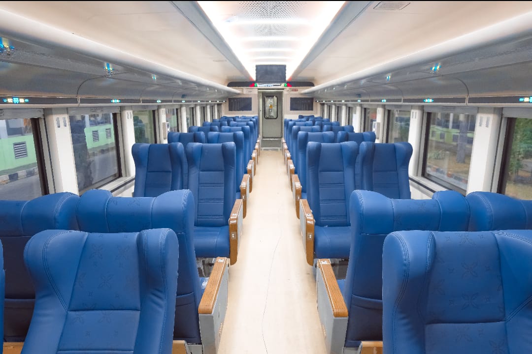 PT Kereta Api Indonesia (Persero) mengoperasikan KA Argo Dwipangga relasi Gambir – Solo Balapan pp dengan menggunakan jenis Kereta Eksekutif New Generation dan Kereta Luxury New Generation, terhitung mulai Rabu (13/12/2023).