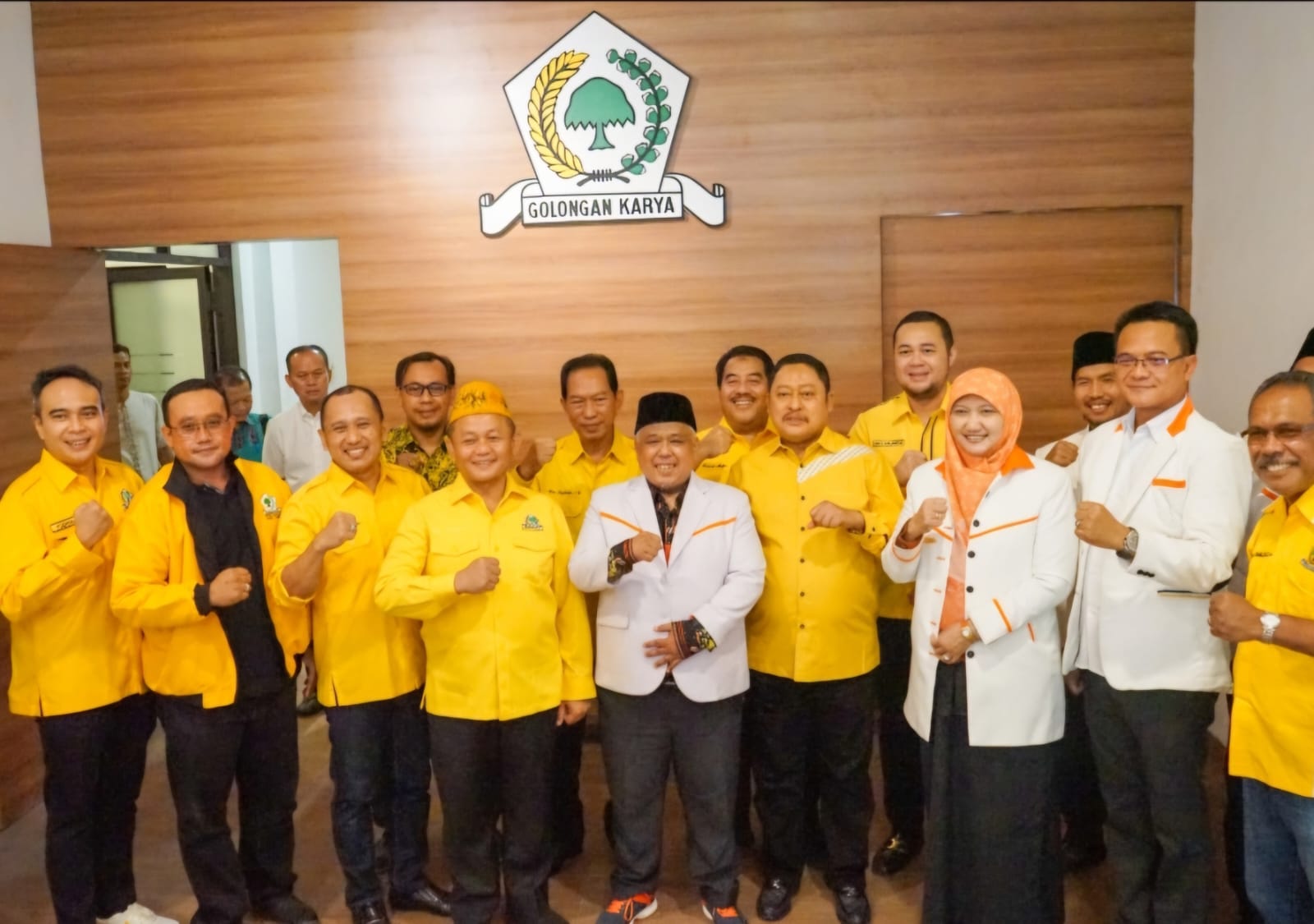 Jajaran pengurus DPW PKS Jawa Timur berkunjung ke Kantor DPD Golkar Jatim. Kunjungan ini merupakan silaturahmi kebangsaan.