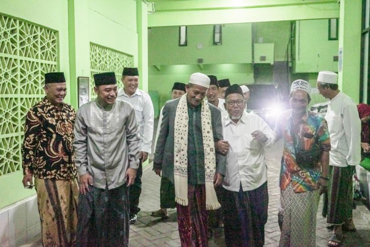 Eri Cahyadi bersama tokoh NU di Surabaya