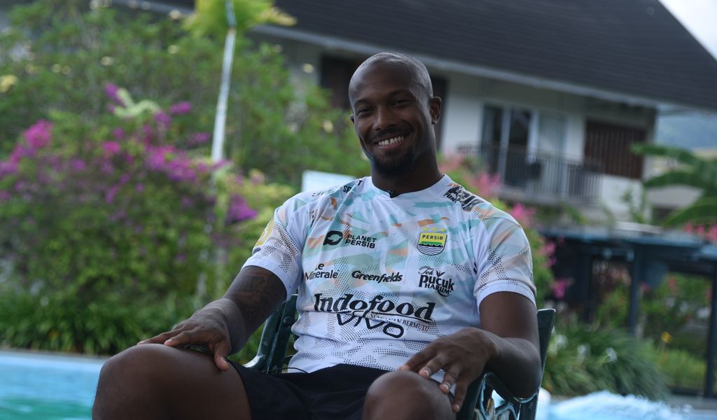 Gervane Kastaneer Bersiap Tampil Perdana Bersama PERSIB di GBLA