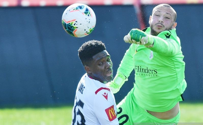 Kiper Adelaide United  Beralih Profesi menjadi Petarung MMA