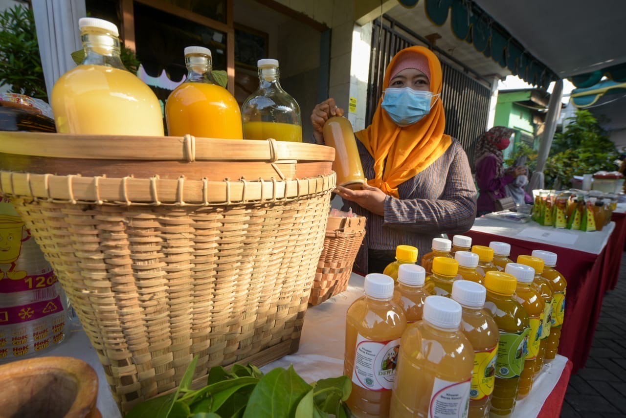 Startup asal Kota Surabaya, Komunal Indonesia berhasil menyabet juara 1 dalam kompetisi Creative Young Entrepreneur tingkat nasional di Bali pada April 2023, dan juara 2 di tingkat Asia Pasifik yang diselenggarakan di Jakarta pada Mei lalu. 