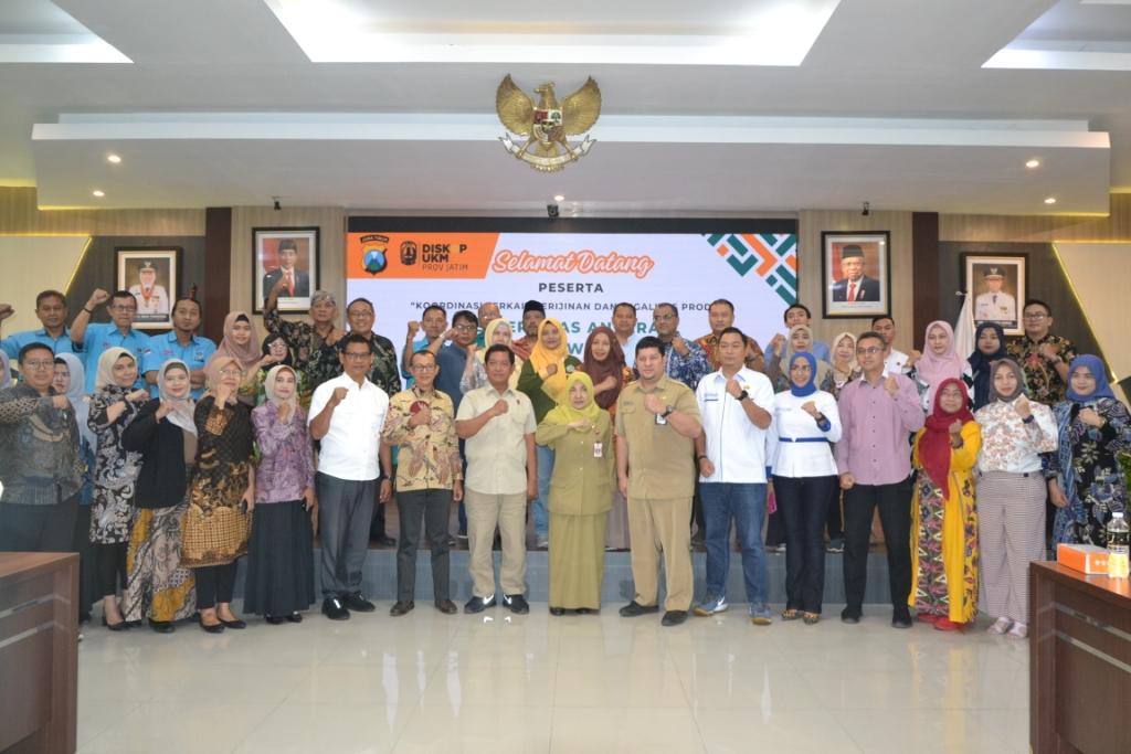 Diskop-UKM Jatim bersama Polda Jawa Timur mengundang 80 orang asosiasi dalam kegiatan pendampingan Perizinan dan Legalitas Produk, di Sidoarjo.
