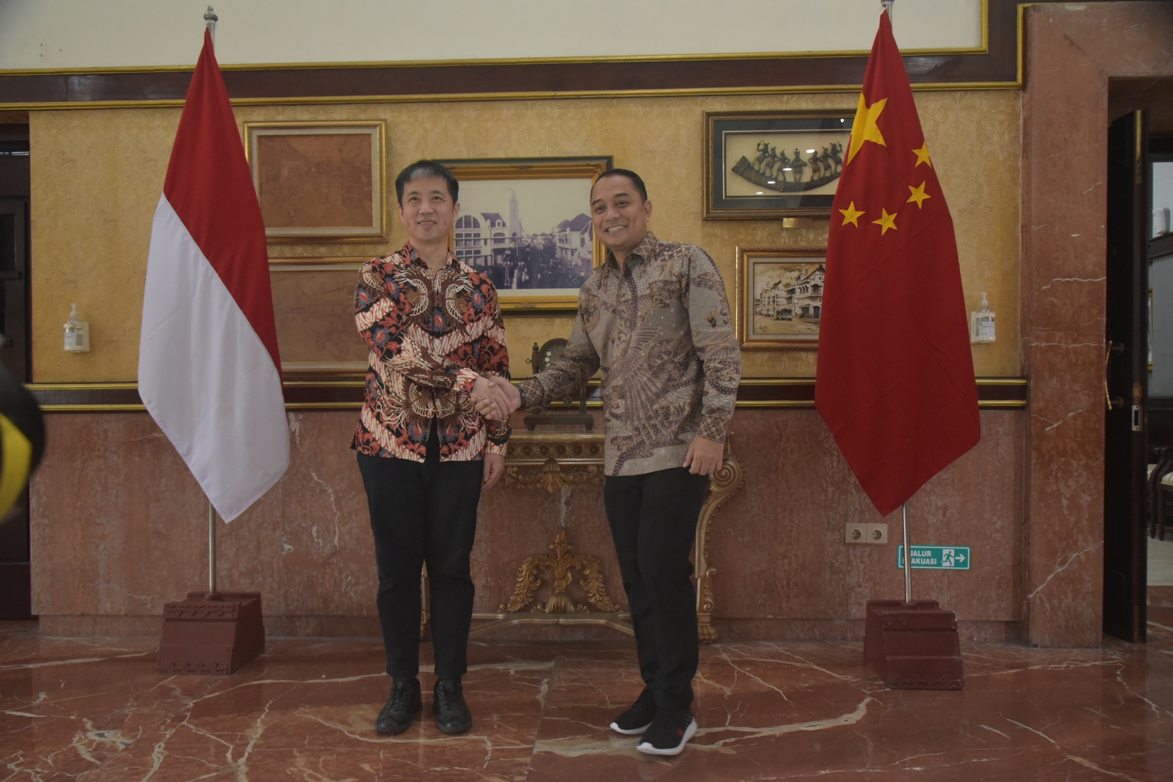 Perkuat Sister City, Wali Kota Eri Ajak Konjen RRT Sempurnakan Wisata Kya-kya