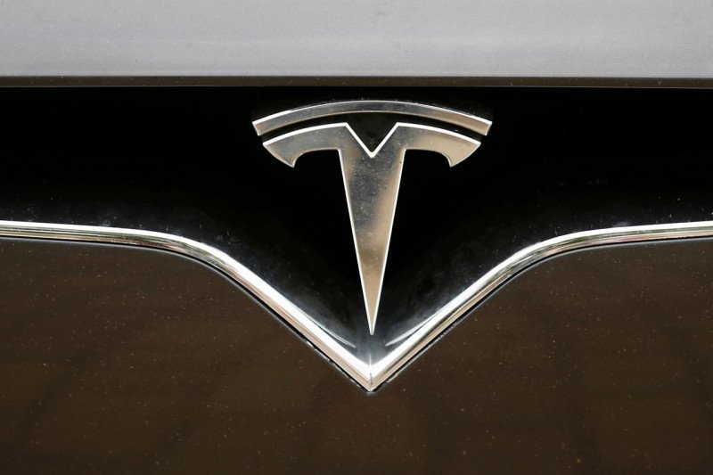CEO Tesla Minta Karyawan Bekerja Keras