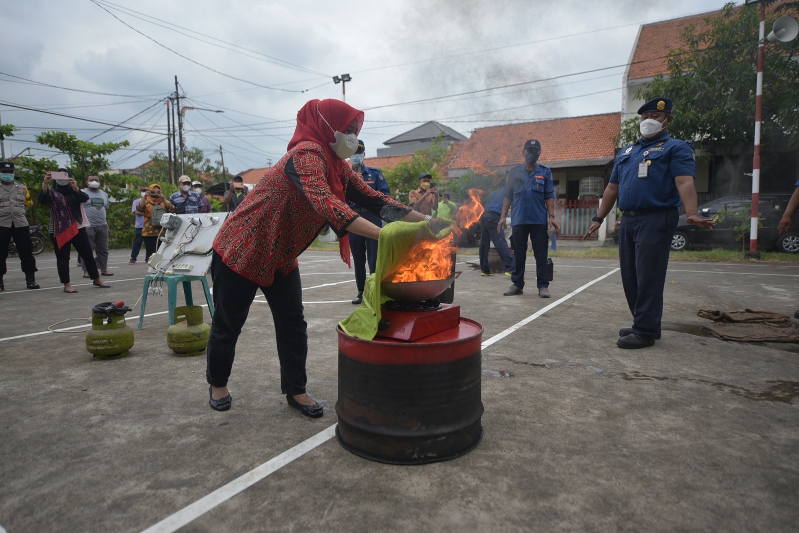 Kader Madagaskar Kelurahan Wonorejo, Kecamatan Rungkut Kota Surabaya menjadi salah satu Pilot Project Gerakan Keluarga Sehat Tanggap dan Tangguh Bencana Siaga Kebakaran Lingkungan Nasional 2023 