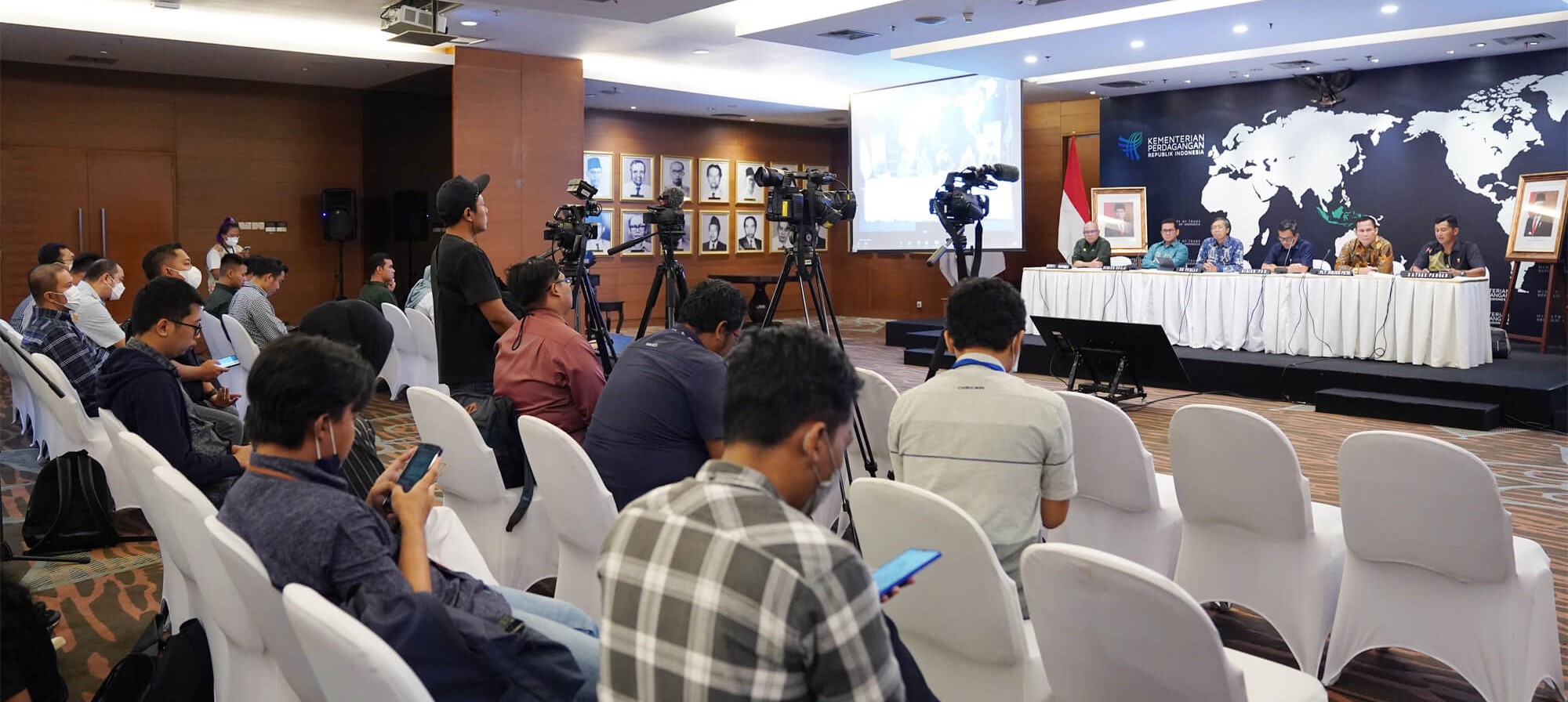 Media Briefing Perubahan Kebijakan Pengendalian Minyak Goreng Pasca-Lebaran Tahun 2023’hari ini, Kamis (27/4)di Kantor Kementerian Perdagangan, Jakarta.