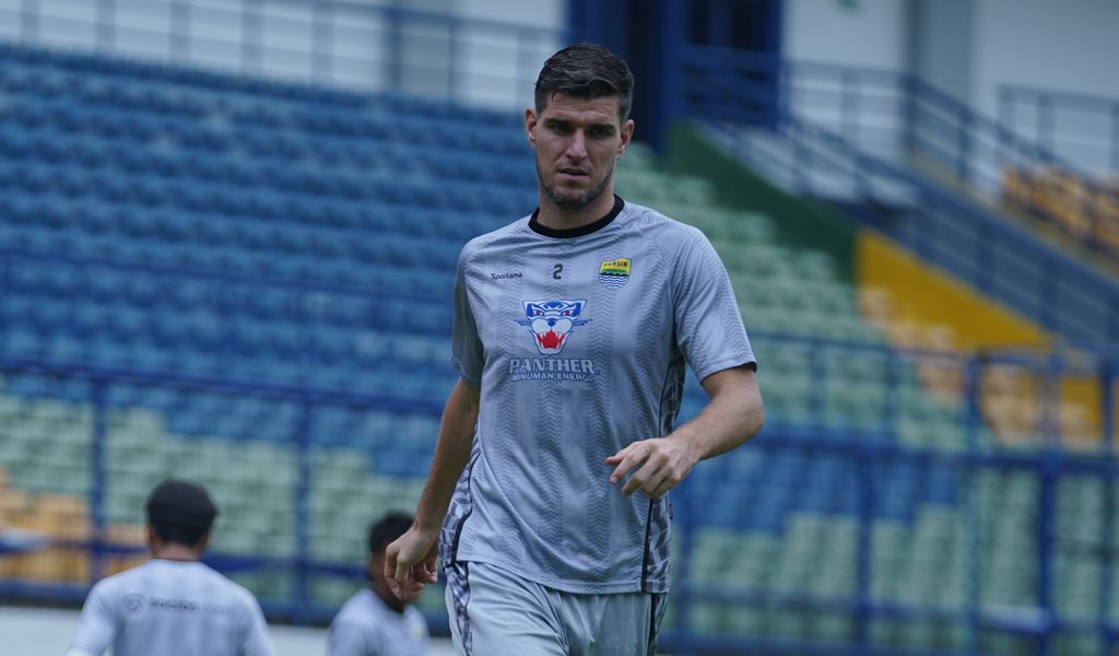 Bek PERSIB, Nick Kuipers (PERSIB.co.id/Barly Isham)