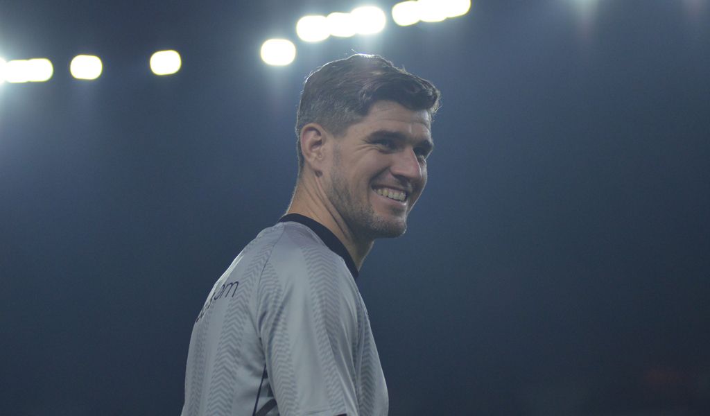 Bek PERSIB, Nick Kuipers. (PERSIB.co.id)
