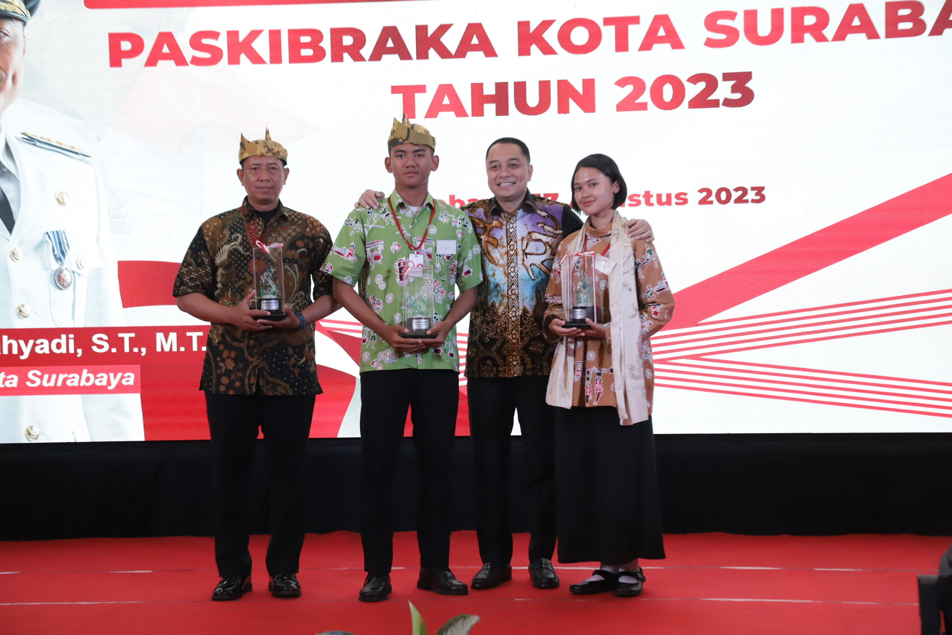 Tutup Diklat Paskibraka Surabaya 2023, Wali Kota Eri Gelorakan Semangat Kebangsaan