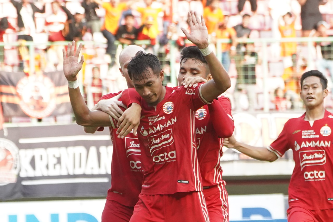 Persija Jakarta sukses menang dramatis atas PS Barito Putera dengan skor 2-1 dalam pertandingan pekan ke-26 BRI Liga 1 2022/2023 di Stadion Patriot Candrabhaga, Rabu (22/2).