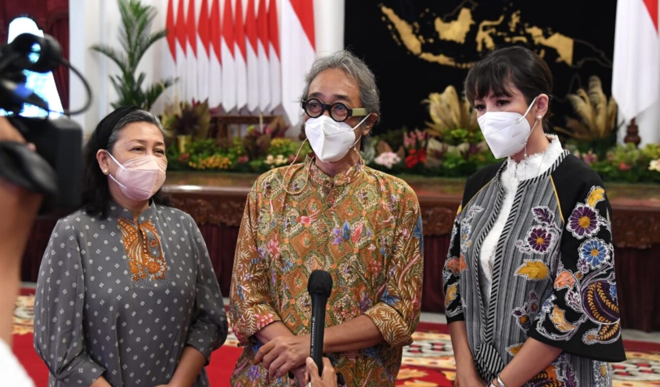 Para seniman menyampaikan harapannya kepada Presiden mengenai pelaksanaan kegiatan pertunjukan seni budaya di Tanah Air selama masa pandemi di Istana Negara, Jakarta, pada Kamis, 10 Februari 2022. Foto: BPMI Setpres/Lukas