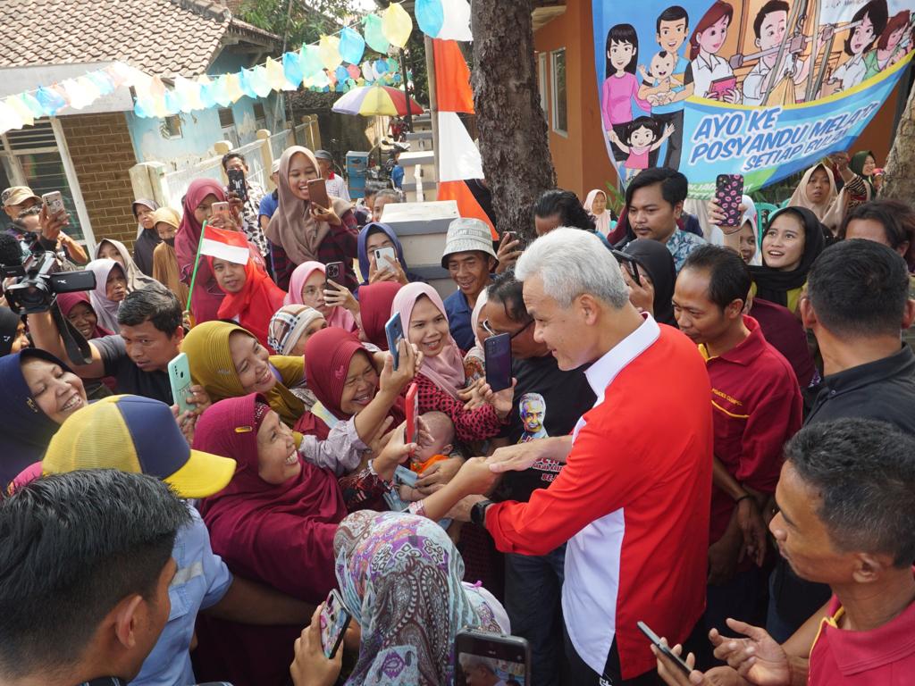 Gubernur Jawa Tengah, Ganjar Pranowo. Saat kunjungan ke Brebes, Kamis (10/8/2023), 