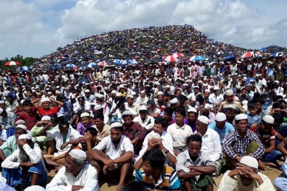 Dokumentasi pengungsi Rohingya berkumpul untuk memperingati dua tahun eksodus di kamp Kutupalong di Cox Bazar, Bangladesh, Minggu (25/8/2019). REUTERS/Rafiquar Rahman
