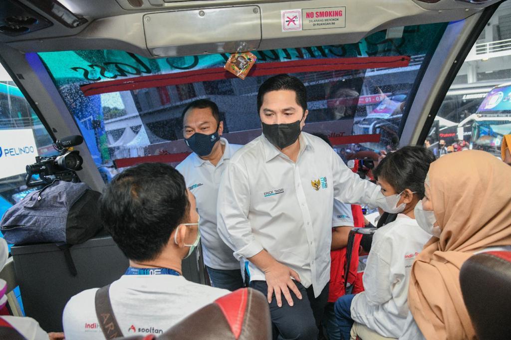 Menteri BUMN Erick Thohir melepas keberangkatan perdana MUDIK GRATIS dari Gelora Bung Karno, Jakarta,  Rabu (27/4/2022)